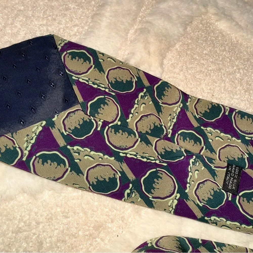 Abstract Wave Pattern Silk Tie in Purple and Olive - Picture 2 of 3